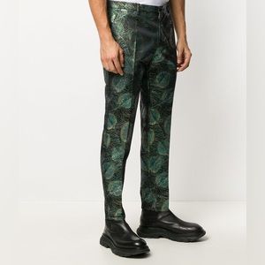 Dolce & Gabbana Pants
With beautiful metallic peacock feather print!